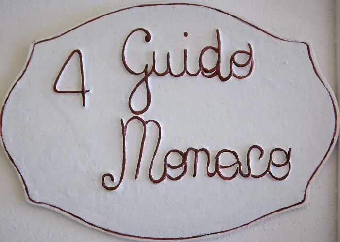 Bed and Breakfast Cento Passi Dal Duomo 3*