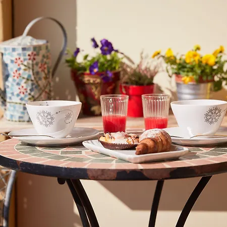 Cento Passi Dal Duomo B&B 아레초