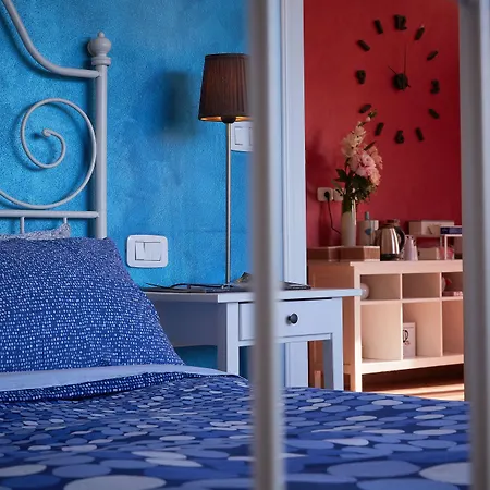 Cento Passi Dal Duomo B&B 아레초