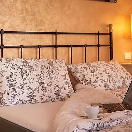 Cento Passi Dal Duomo Bed & Breakfast 4*