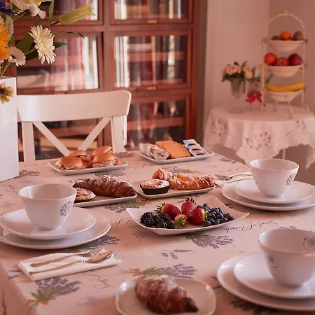 Cento Passi Dal Duomo 3* Arezzo