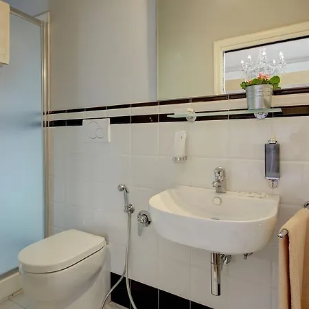 Cento Passi Dal Duomo